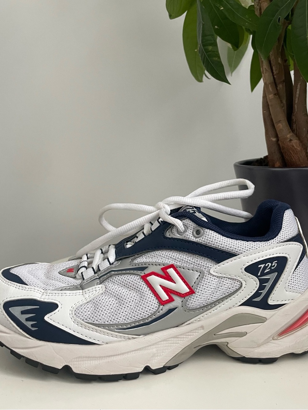 Women Size 7 New Balance 725v1
Navy White Red Shoes